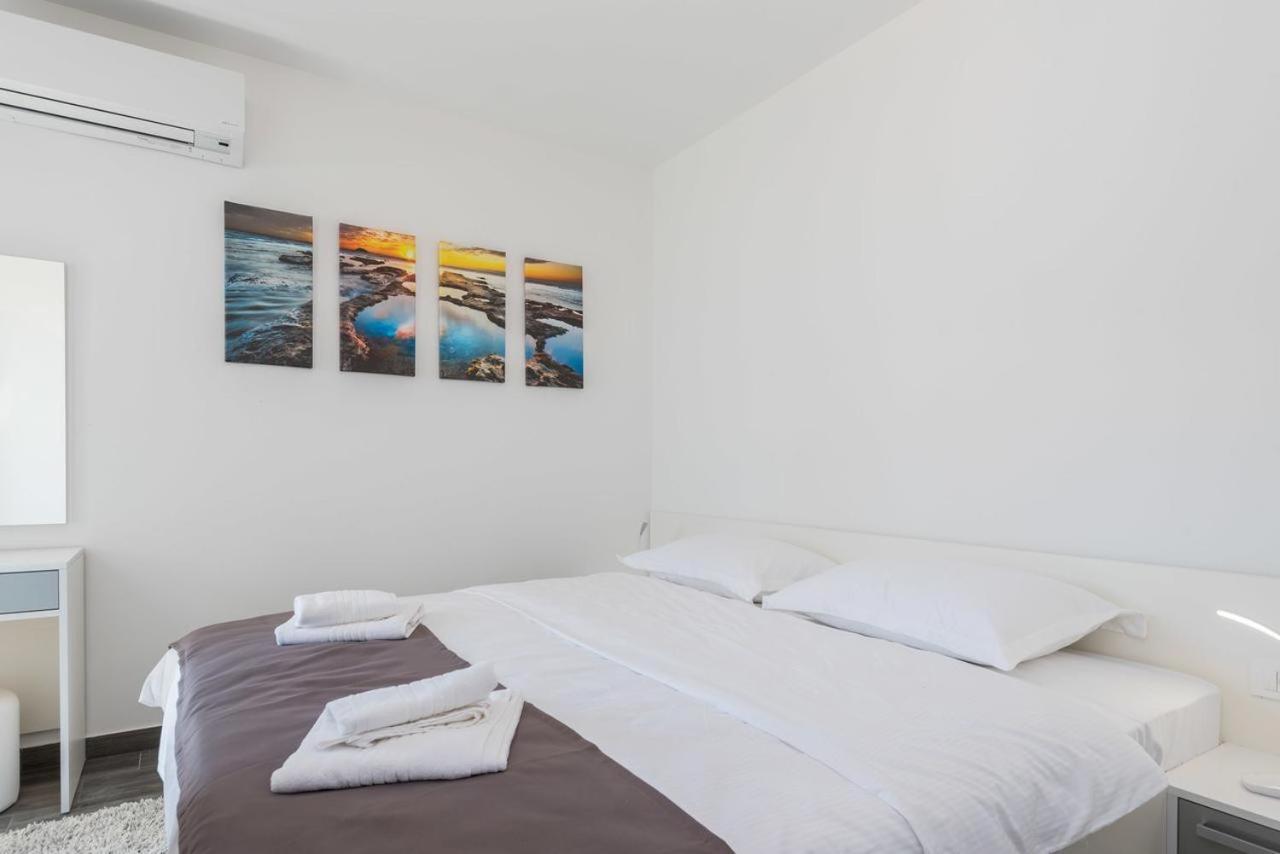 Apartments Poseidon Сресер Екстер'єр фото