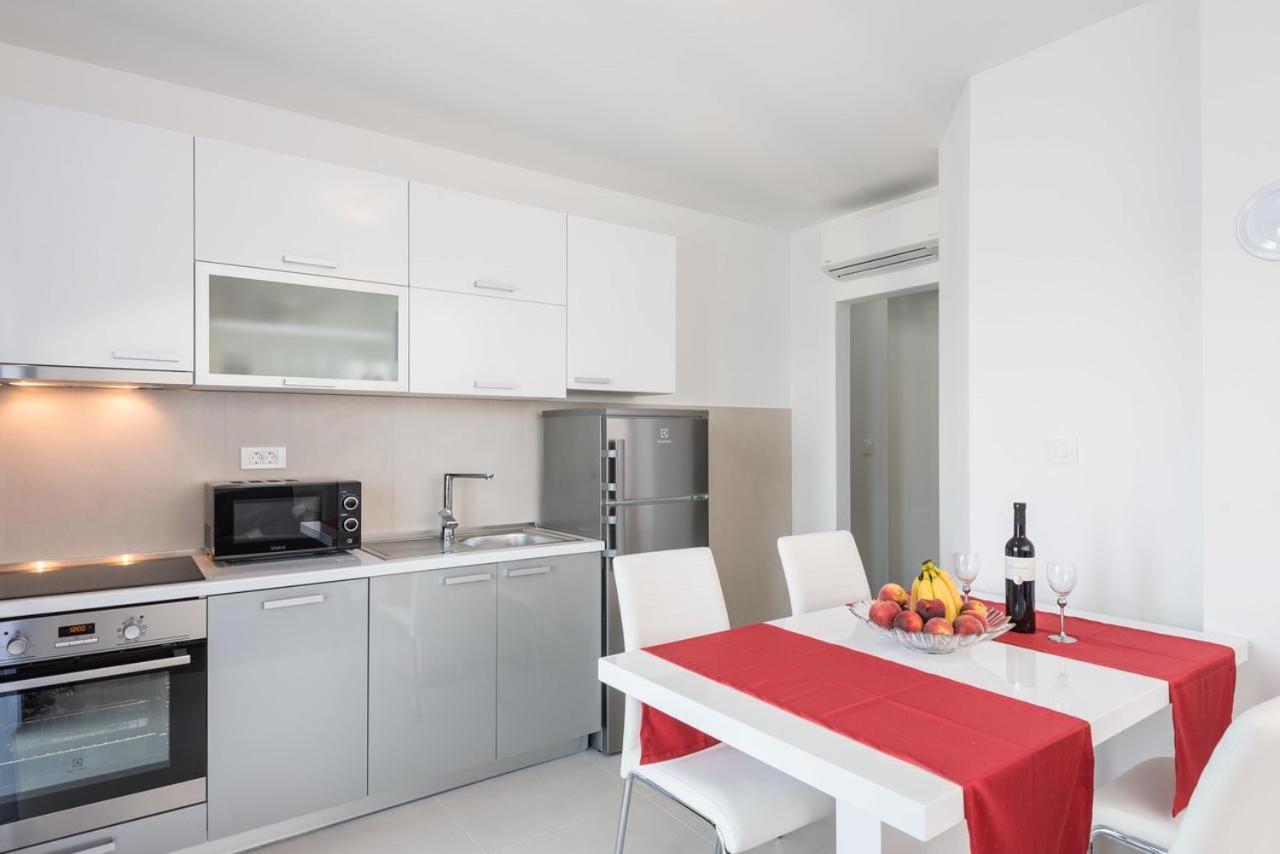 Apartments Poseidon Сресер Екстер'єр фото