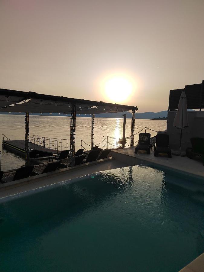 Apartments Poseidon Сресер Екстер'єр фото