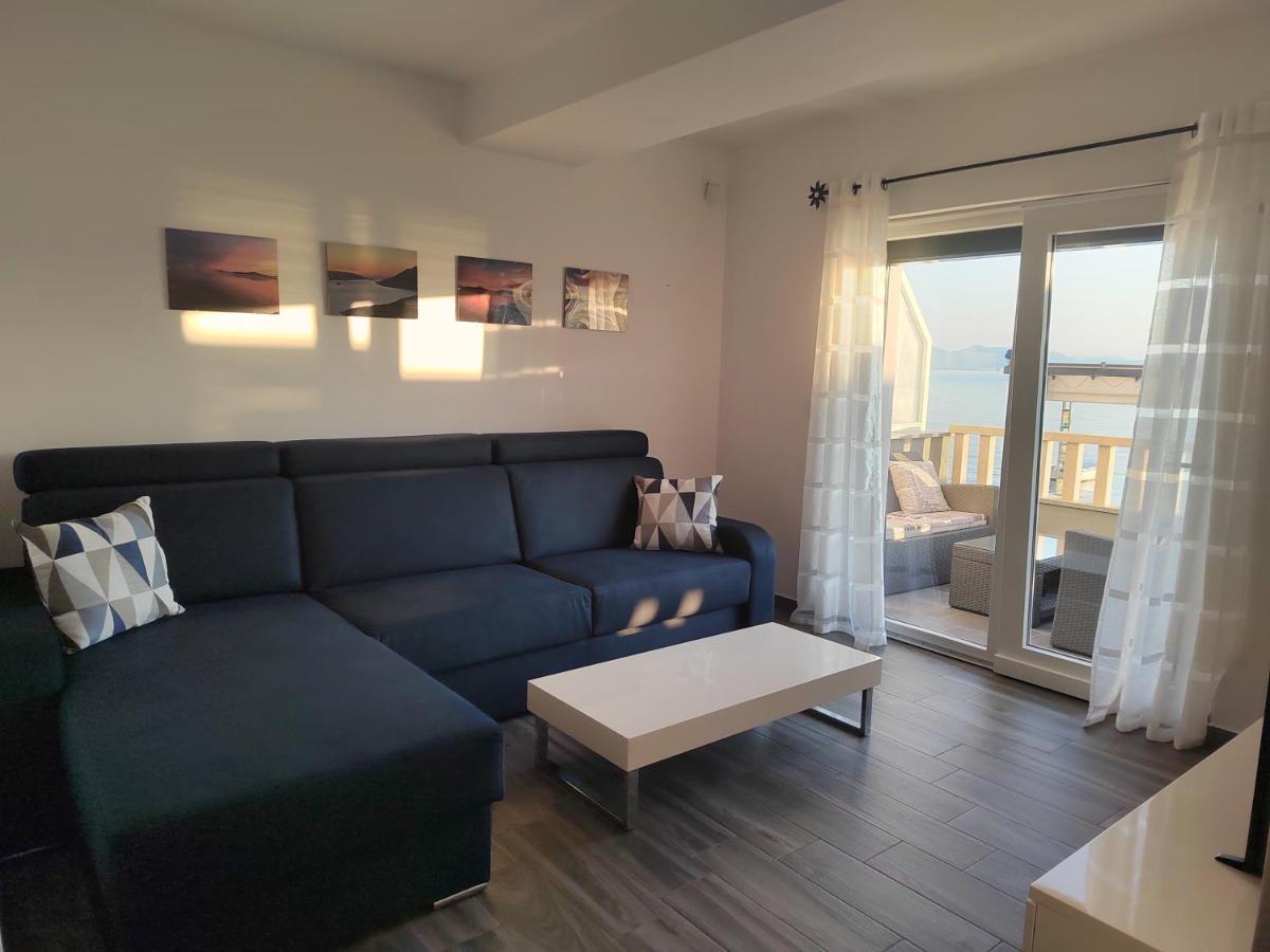 Apartments Poseidon Сресер Екстер'єр фото