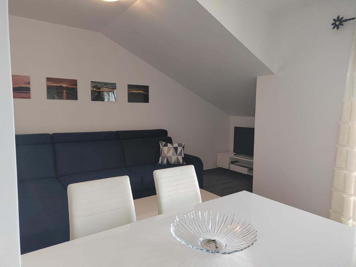 Apartments Poseidon Сресер Екстер'єр фото