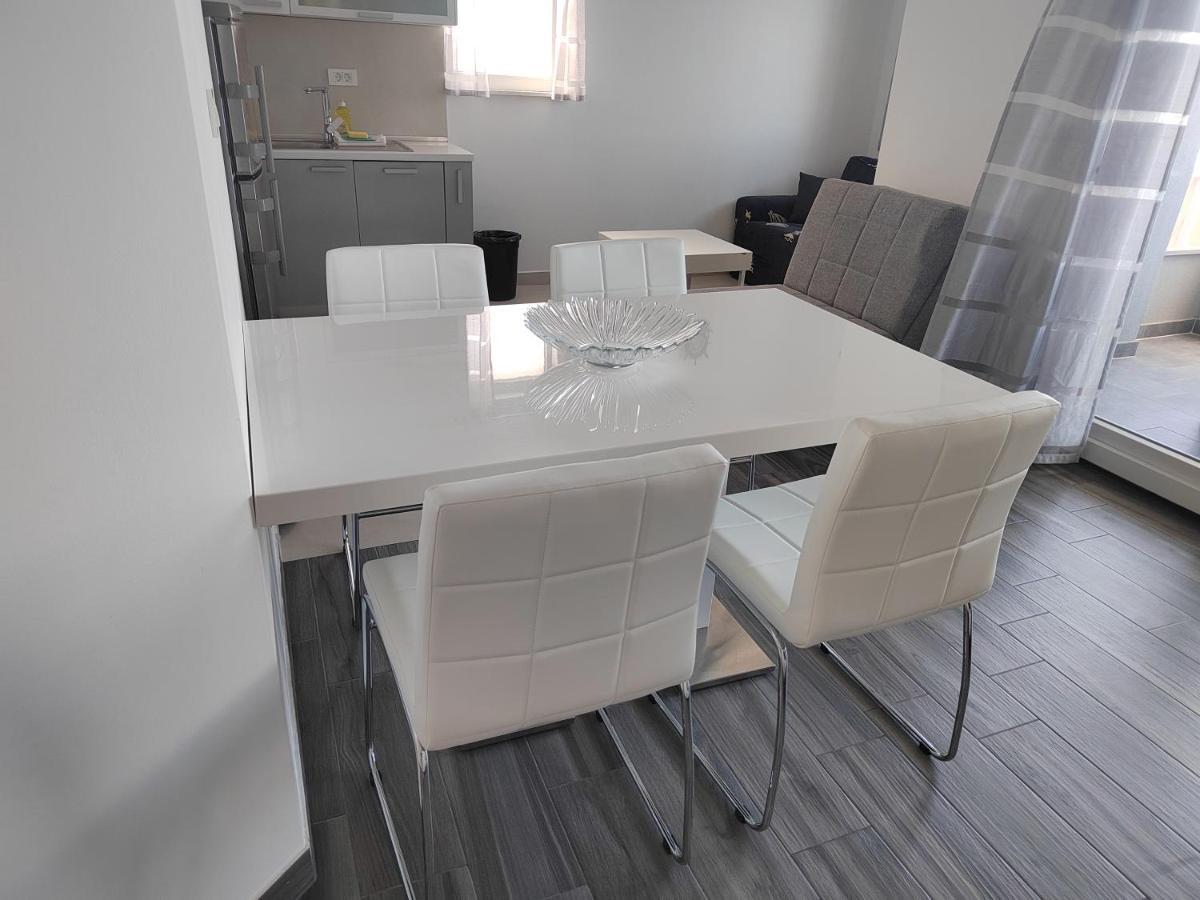 Apartments Poseidon Сресер Екстер'єр фото