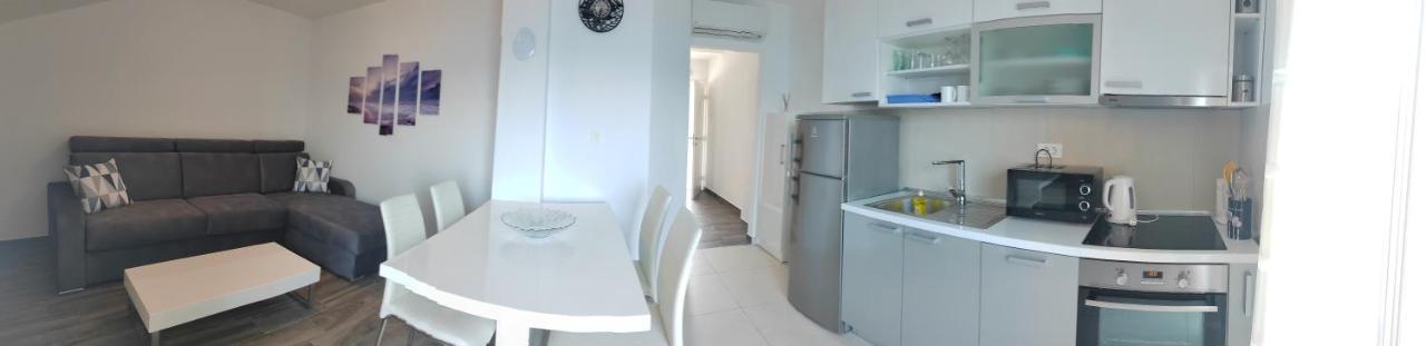 Apartments Poseidon Сресер Екстер'єр фото