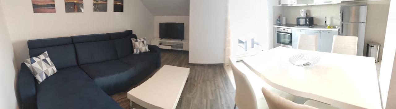 Apartments Poseidon Сресер Екстер'єр фото