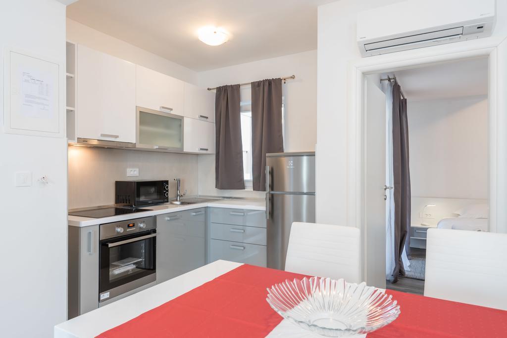 Apartments Poseidon Сресер Екстер'єр фото