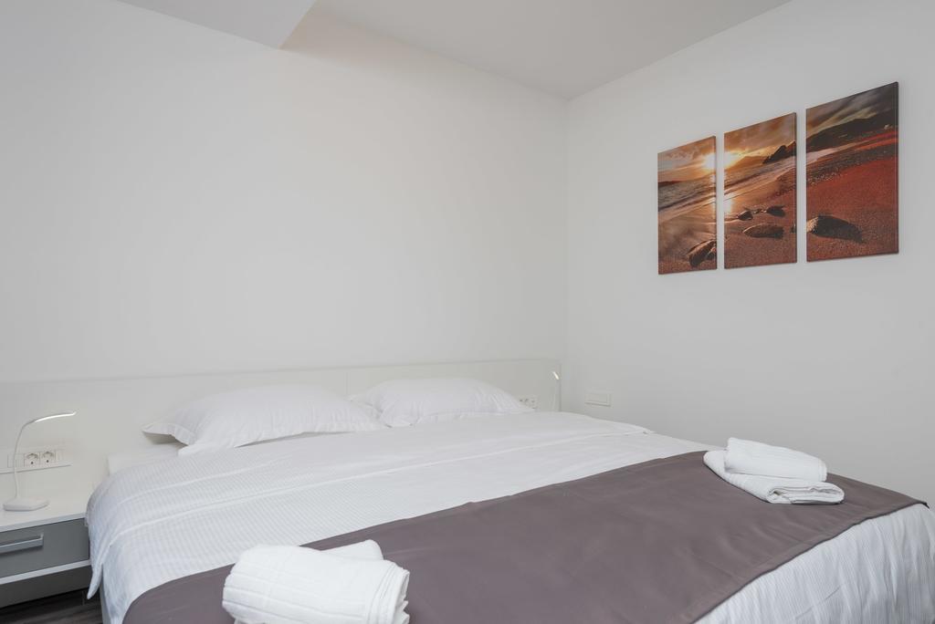Apartments Poseidon Сресер Екстер'єр фото